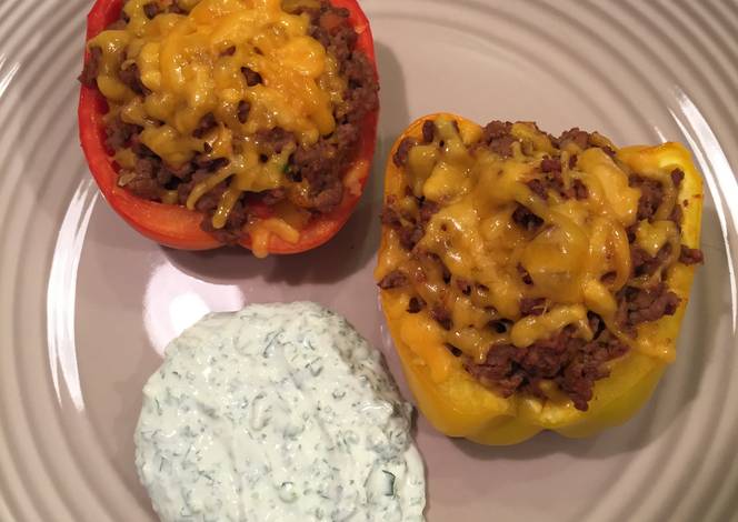 Resep Stuffed Peppers With Cilantro-Lime Sauce Resep Stuffed Peppers With Cilantro-Lime Sauce