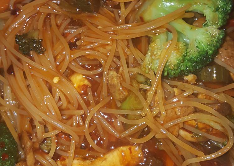 Leftover chicken stir fry Recipe by samanthakennedy90 Cookpad