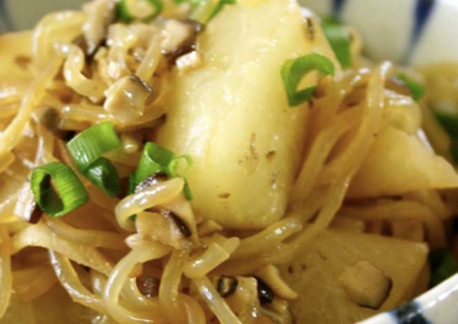 Resep Low-Cal Stir-fried Daikon Radish and Shirataki Resep Low-Cal Stir-fried Daikon Radish and Shirataki