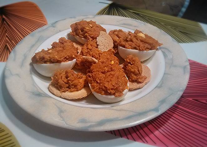 Resep Simple deviled tuna eggs Resep Simple deviled tuna eggs