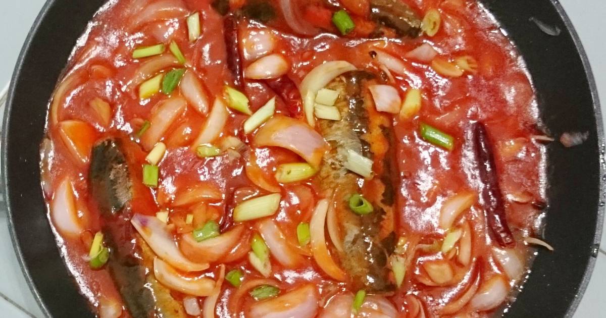 Sardine And Onion In Tomato Sauce Recipe by Lee Goh Cookpad