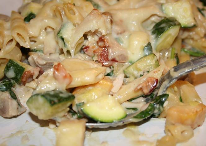 Resep Creamy Chicken & Veggie Penne Resep Creamy Chicken & Veggie Penne
