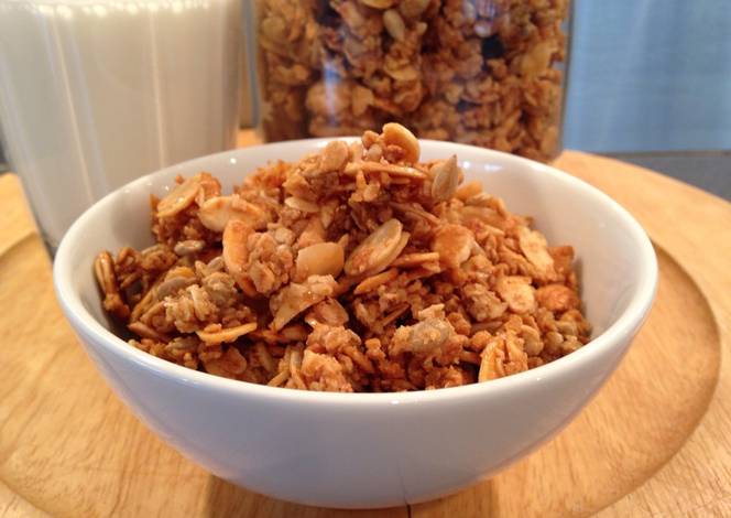 Resep Maple and Almond Granola Resep Maple and Almond Granola