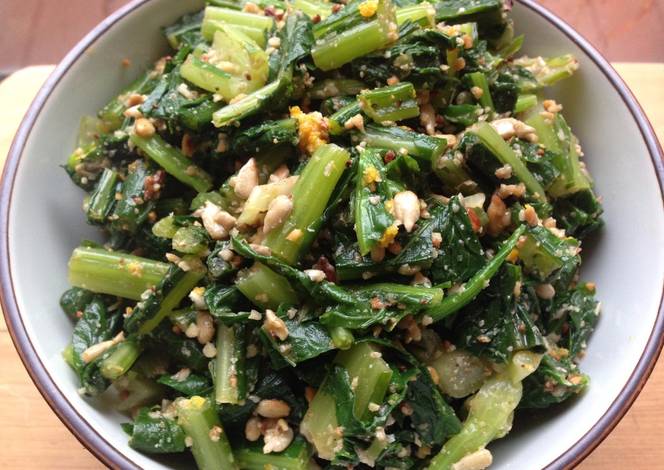 Resep Turnip Greens Salad with Toasted Sunflower Seeds Resep Turnip Greens Salad with Toasted Sunflower Seeds