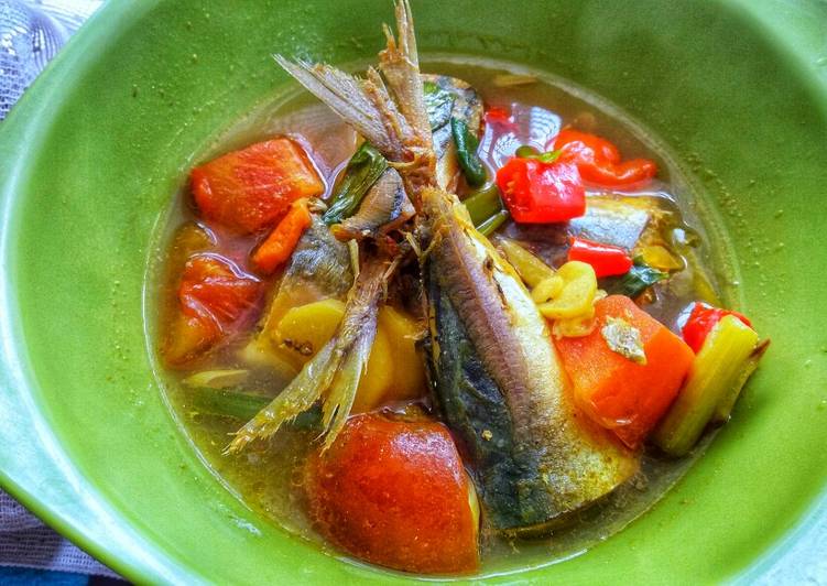 Pindang Ikan Kembung / Clear Turmeric Fish Soup Recipe by Iskan Detia ...