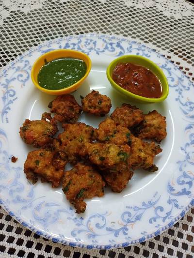 Veg pakodas/bhajiyas
