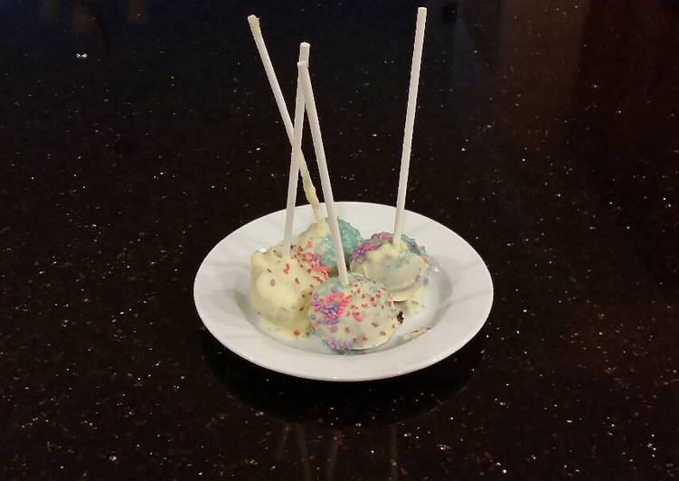 Chocolate Fudge Cake Pops With White Choclate Coating Recipe by fenway