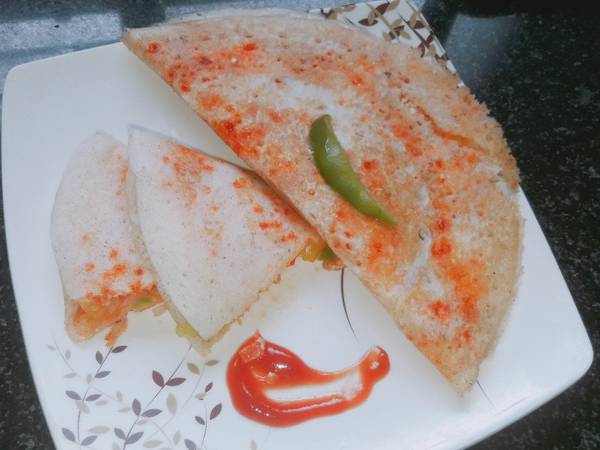 Schezwan cheese dosa