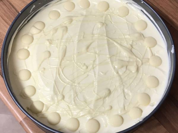 Milkybar cheesecake