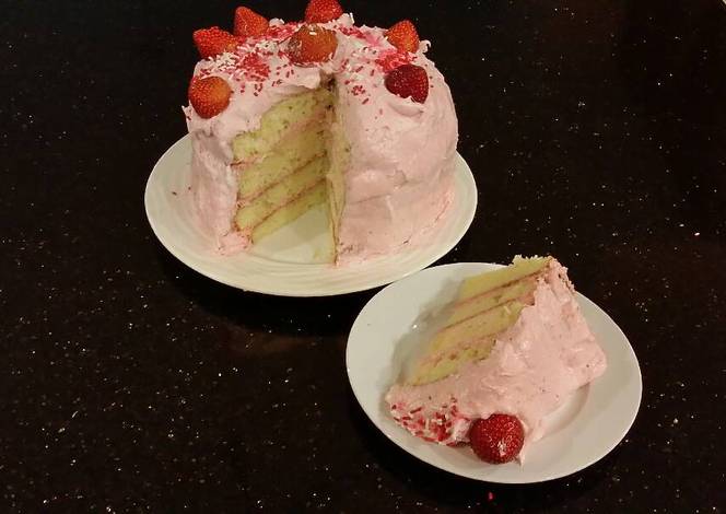 Resep White Chocolate Layer Cake Filled with Strawberry Mousse and Frosted with Whipped Strawberry White Chocolate Ganache