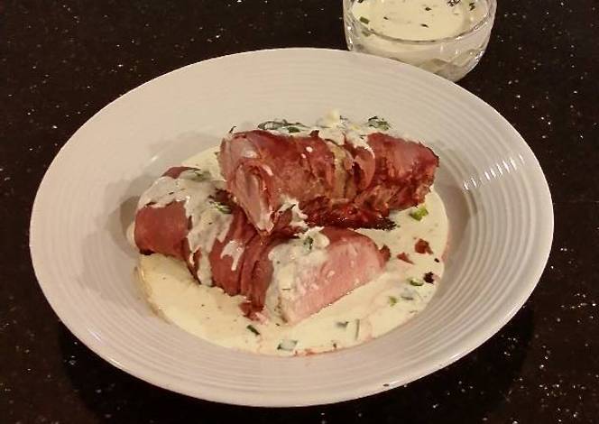 Resep Roast Pork Tenderloin wrapped with Pastrami and served with a Romano / Marscapone Cream Sauce Resep Roast Pork Tenderloin wrapped with Pastrami and served with a Romano / Marscapone Cream Sauce