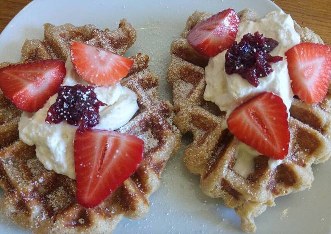 Resep Fluffiest Coconut Waffles