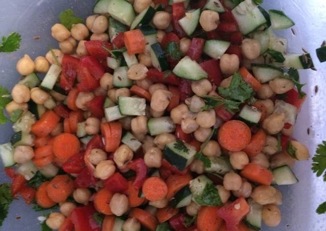 Resep Chickpea Salad using Carrots