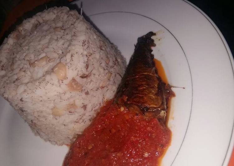 Rice and Beans with fish stew Recipe by Glory Ikeke Cookpad