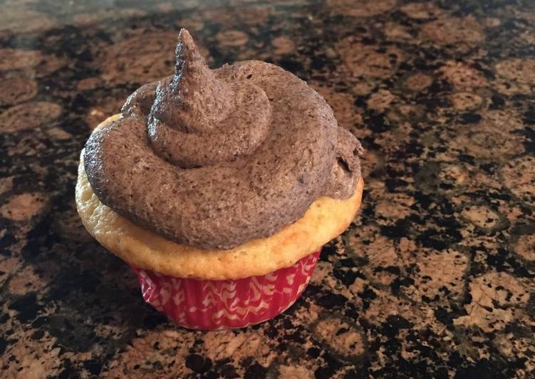 Oreo Truffle Stuffed Cupcakes Recipe By JazzyJonesy - Cookpad