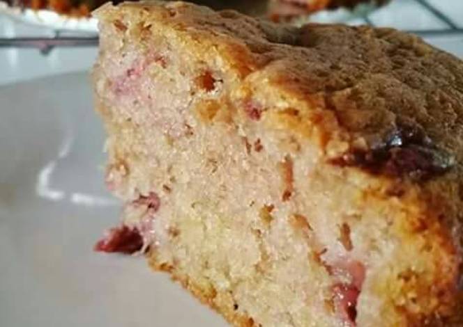 Resep Strawberry banana bread