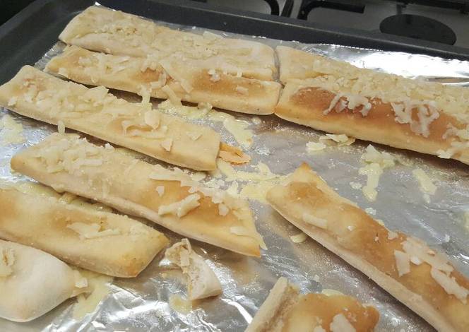 Resep Garlic parmesam breadsticks (made in Breadmaker)