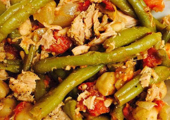 Resep Spicy tuna with tomatoes, green beans, and chick peas