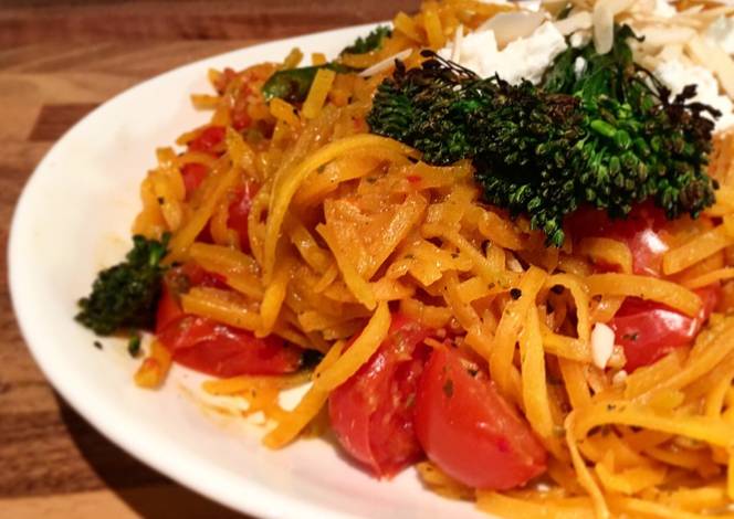 Resep Butternut squash zoodles stir fry in spicy thai sauce, cherry tomatoes, broccolini, feta