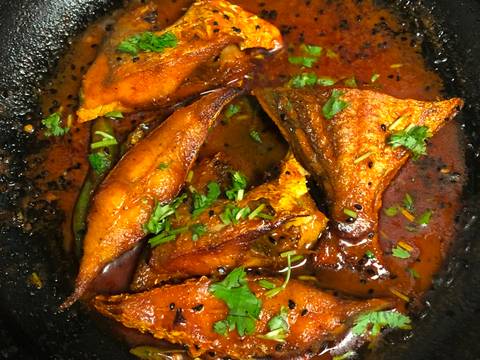 Pomfret Macher Jhal (Bengali Fish Curry) recipe step 6 photo