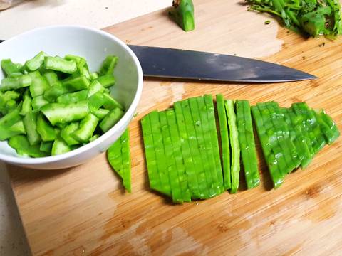 Steak and Cactus Pasta Recipe by LaTrā Guerra - Cookpad