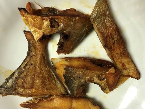 Pomfret Macher Jhal (Bengali Fish Curry) recipe step 3 photo