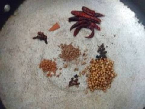 Pindi Chole/Pindi Chana Masala recipe step 3 photo