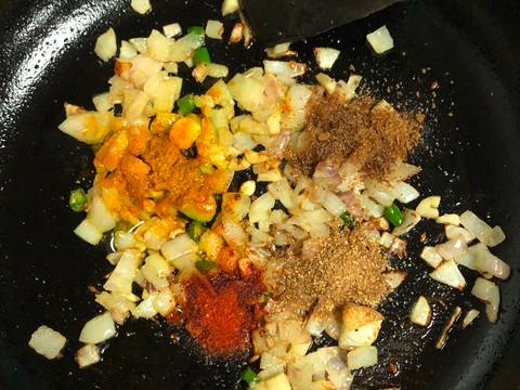 Paneer Kulfa Saag Stir Fry recipe step 4 photo