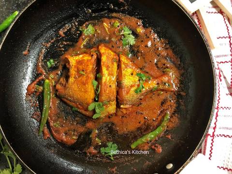 Pomfret Macher Jhal (Bengali Fish Curry) recipe step 7 photo