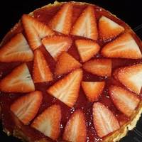 Tarta de fresas con galletas María