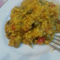 Arroz meloso con verduras, champiñones y pollo