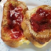Torrijas caramelizadas al horno con compota de fresas al moscatel (¡¡¡sin nada de aceite!!!)
