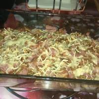 Macarrones con queso y cebolla frita