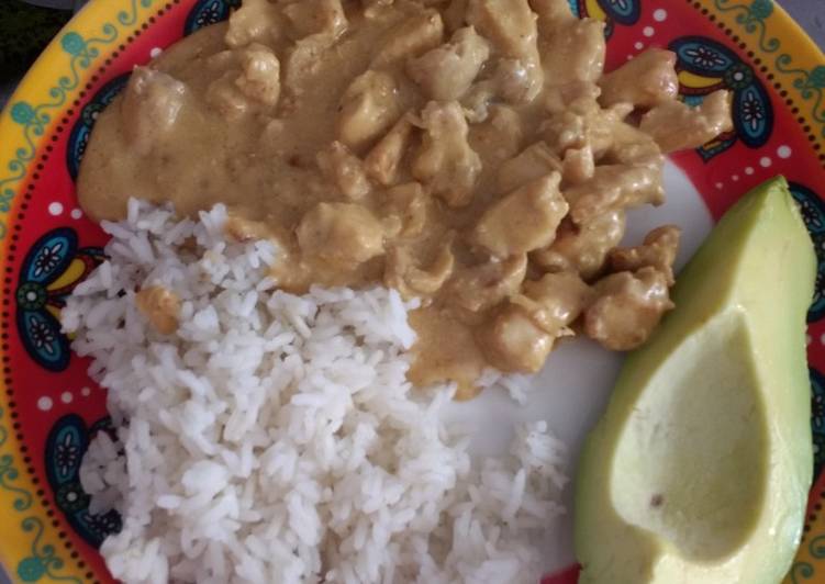 
    Pollo con salsa de mostaza y crema
  