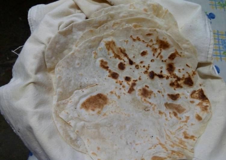 Tortillas de harina preparadas con aceite Receta de Zue Flores Cookpad