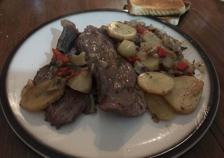 Carne con papas al vino tinto Receta de Antonelia - Cookpad