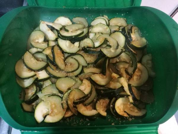 Calabacín con salsa de soja (Lékué)