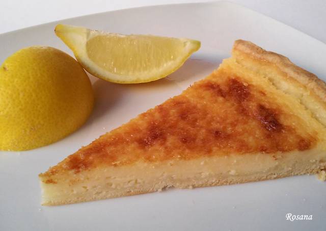 Tarta de limón fácil con base de hojaldre