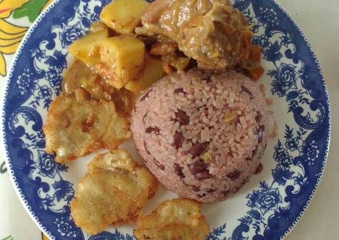 
          Costillas de cerdo guisadas al vino
        