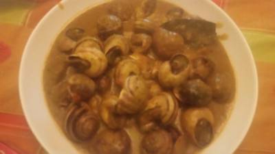 Caracoles en salsa estilo de mi suegra