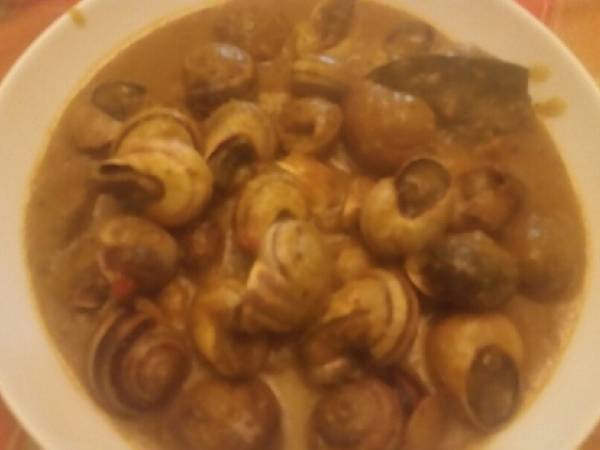 Caracoles en salsa estilo de mi suegra