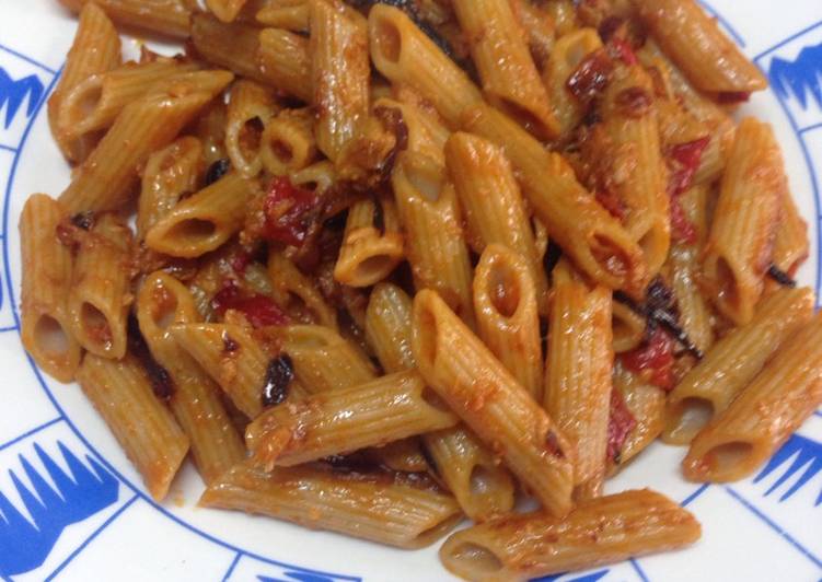 Macarrones integrales con atún, cebolla caramelizada y mucho más Receta