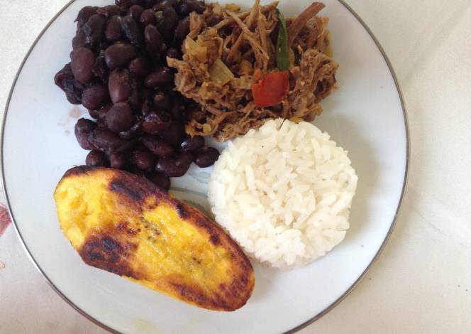 
          Pabellón criollo venezolano
        