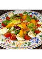 Ensalada variada, con mango, granada y mozzarella