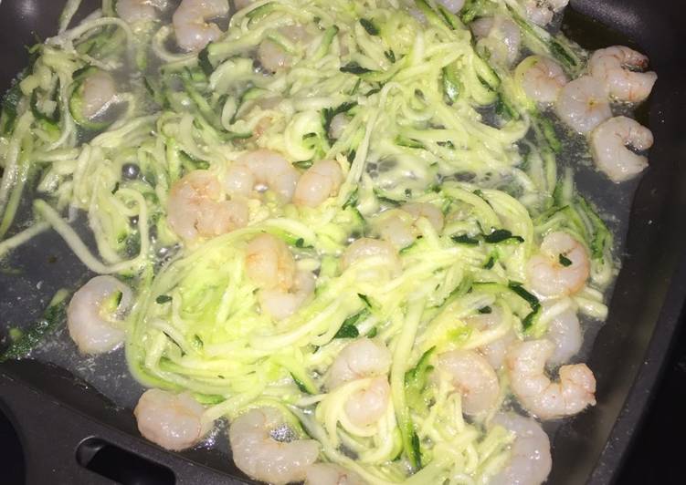 Tallarines de calabacín con gambas 🦐