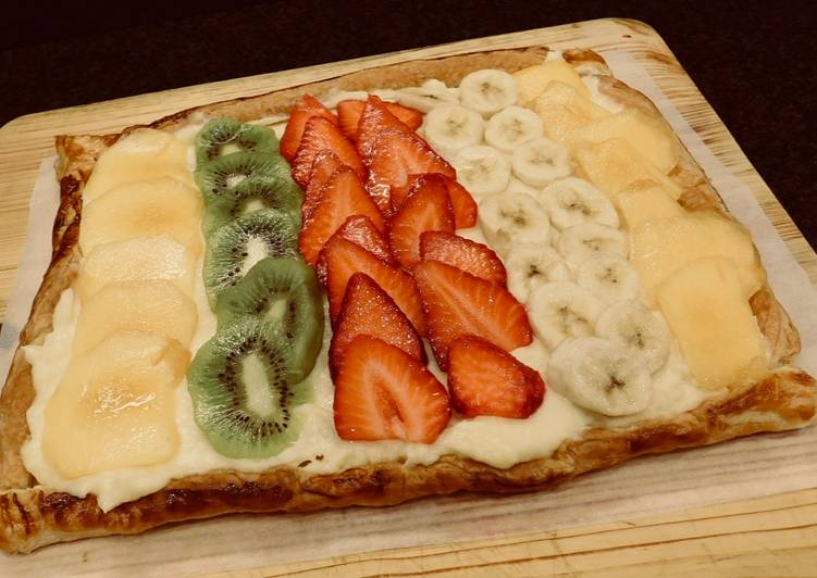 Tarta de hojaldre con crema pastelera y frutas Receta de Tamara Dulce y Salada - Cookpad
