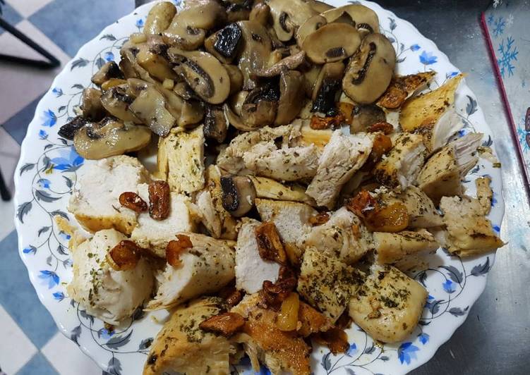 Pechuga a la plancha con champinones