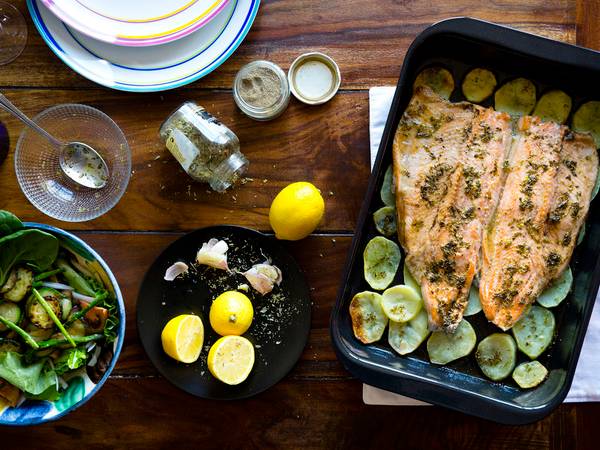 Trucha al horno con limón y orégano