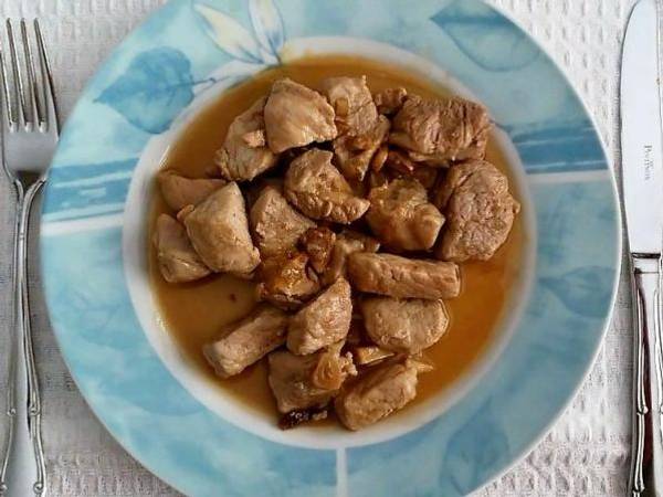 Lomo al ajillo