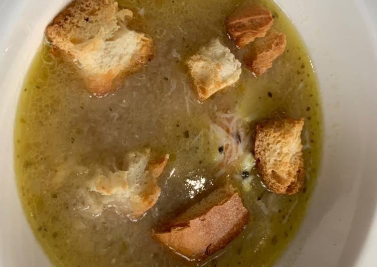 Como se hace la sopa de ajo y cebolla